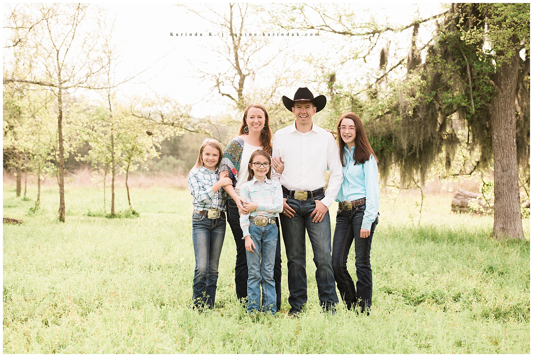 outdoor family portraits ranch setting texas 