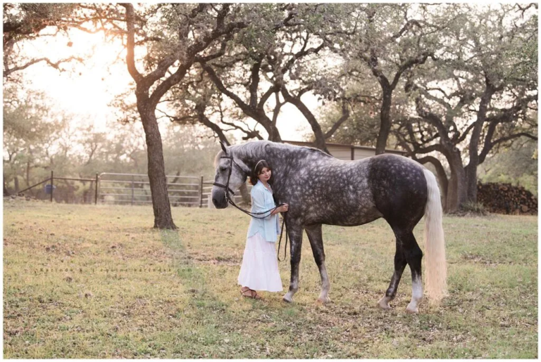 Kate Senior Portraits | Twisted Oaks Farm Bulverde,TX